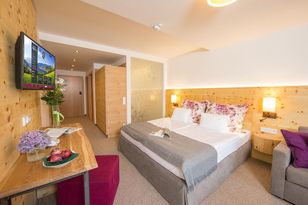 Hotel Stadt Wien Zell am See Room photo